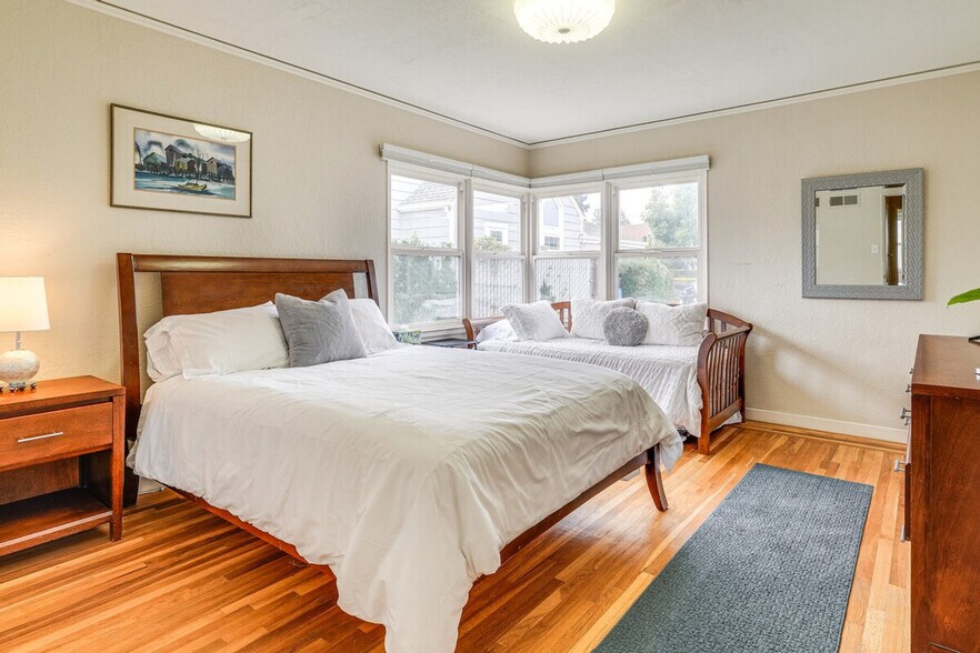 Building Photo - 510 S Murphy Ave