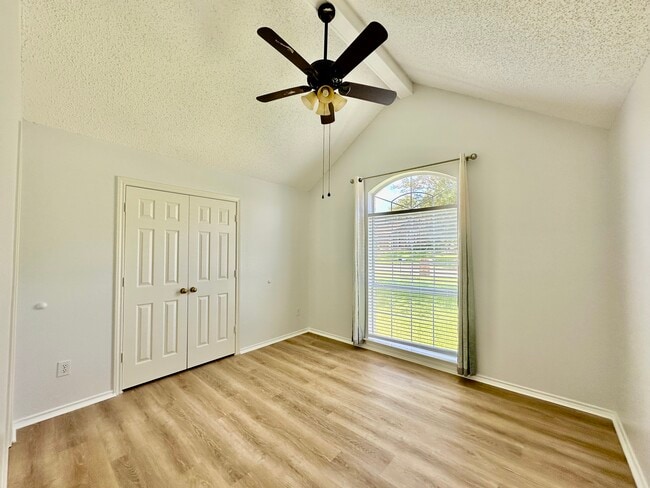 Building Photo - 1301 Royal Palm Ln