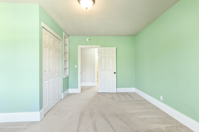 Building Photo - 9648 N Central St