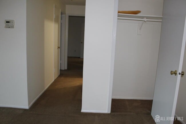 Building Photo - 820 Edison Glen Terrace