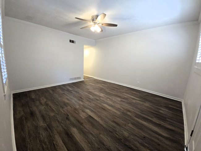 Building Photo - 1111 Lawton Pl SW