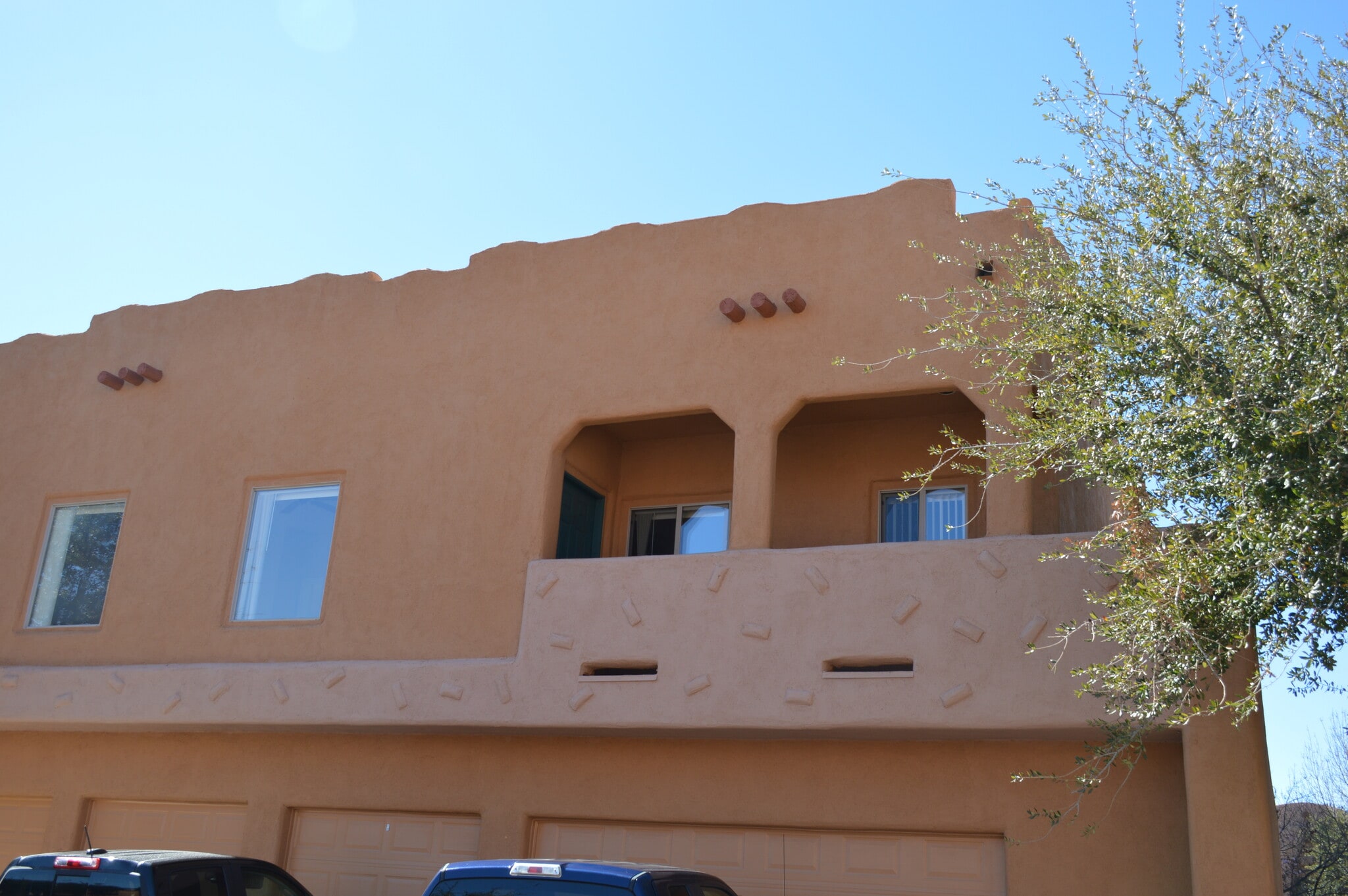 Covered Entry - 724 Hardy Way