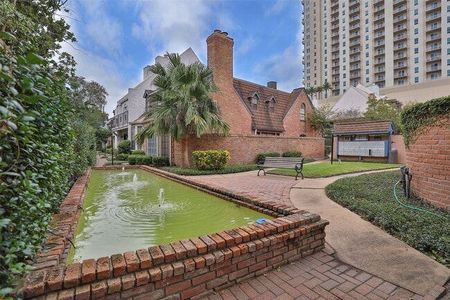 Building Photo - 5370 Brownway St