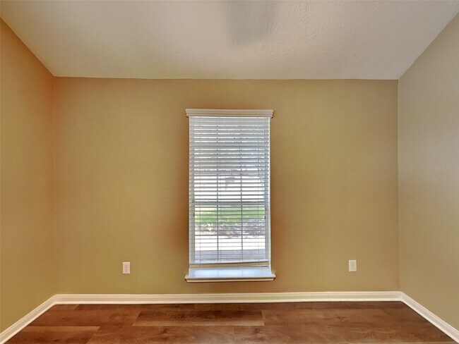 Building Photo - 3523 Pine Valley Dr