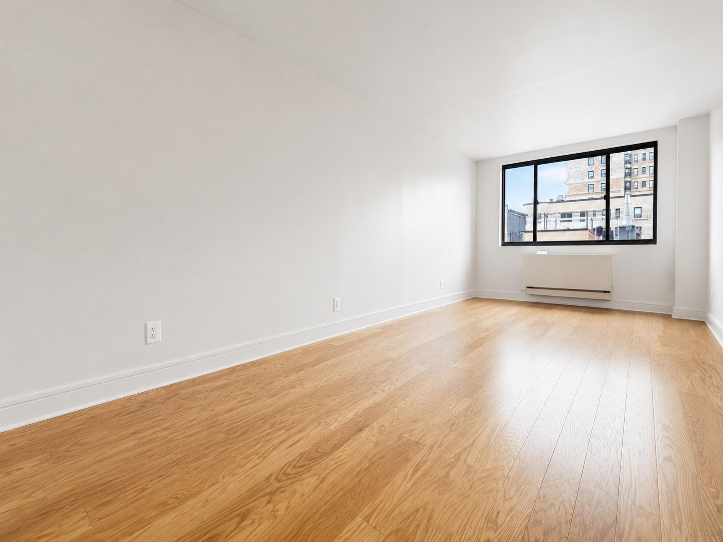 Building Photo - 323 W 96th St