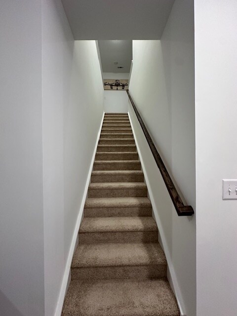 Building Photo - 6607 Wyndale Dr