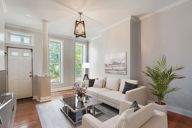 Building Photo - 2535 N Howard St