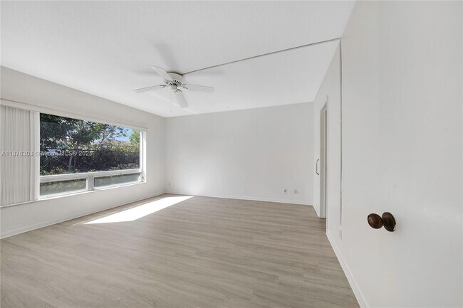 Building Photo - 4291 NW 9th Ave