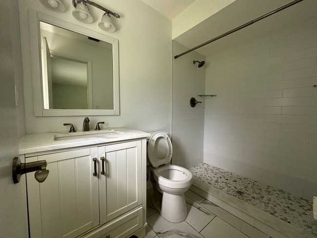 Building Photo - Fully remodeled 3/2 home for rent in the heart of Port Orange