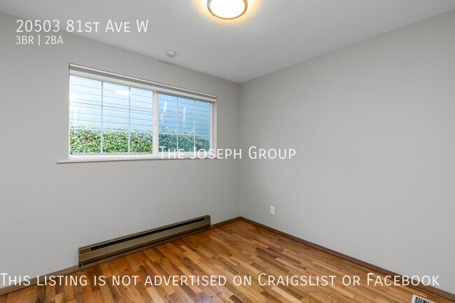 Building Photo - Open and bright 3 bed/1.75 bath in Edmonds!