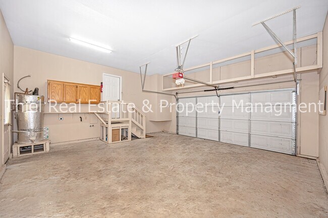 Building Photo - 2277 Knollwood Dr