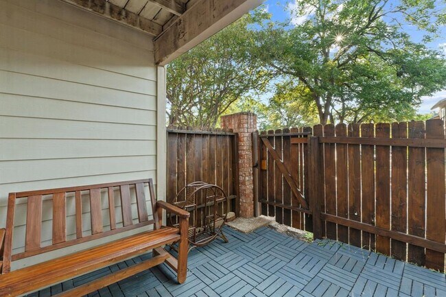 Building Photo - 3801 Menchaca Rd