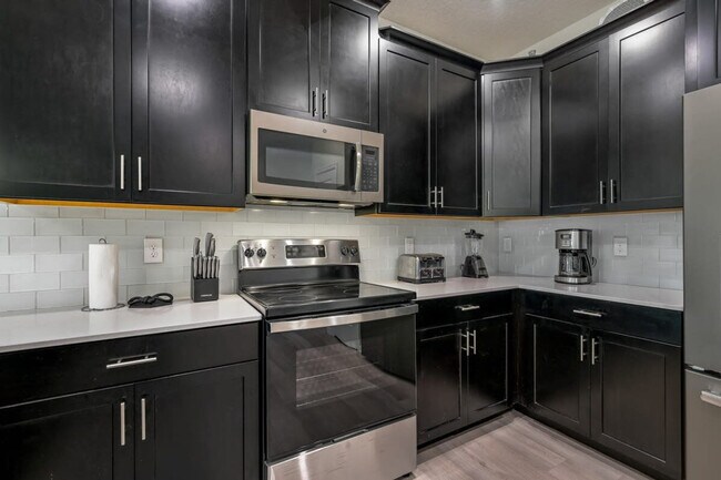 Building Photo - 4532 Target Blvd