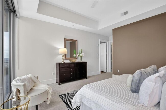 Building Photo - 1065 Peachtree St NE