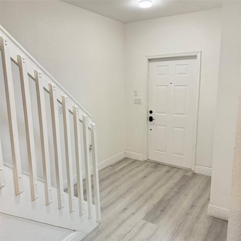 Building Photo - 6482 Catalina Ln