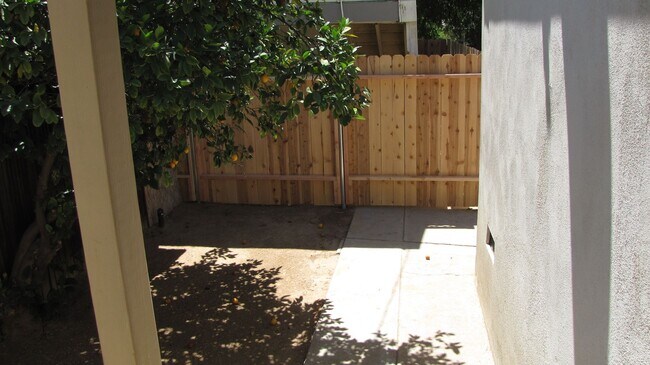 Building Photo - 105 Brighton Way