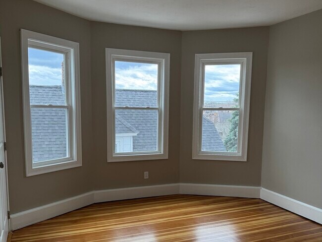 Building Photo - 630 Metropolitan Ave