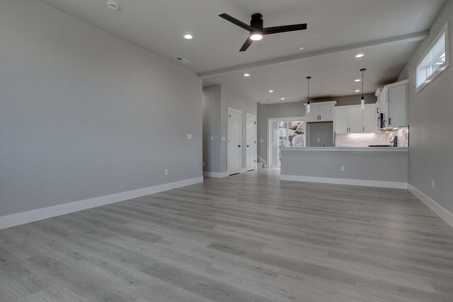 Building Photo - 806 Rio Vis Lp