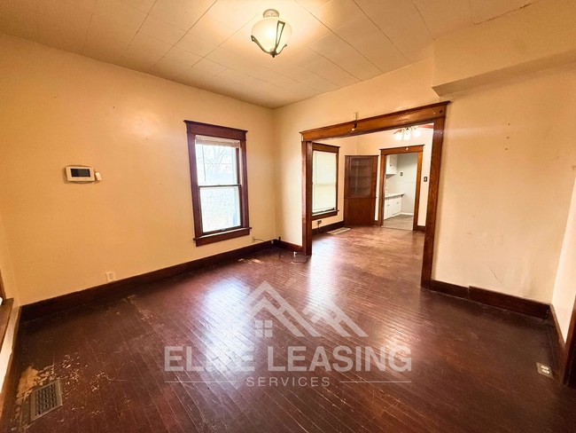 Building Photo - Charming 3 Bedroom Home Near Downtown Topeka!