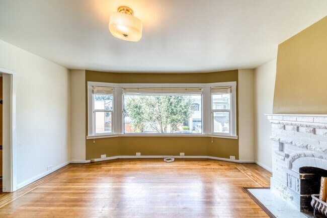 Building Photo - 50 Paulding St