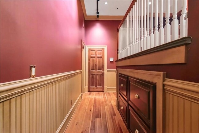 Building Photo - 430 W Wesley Rd NW