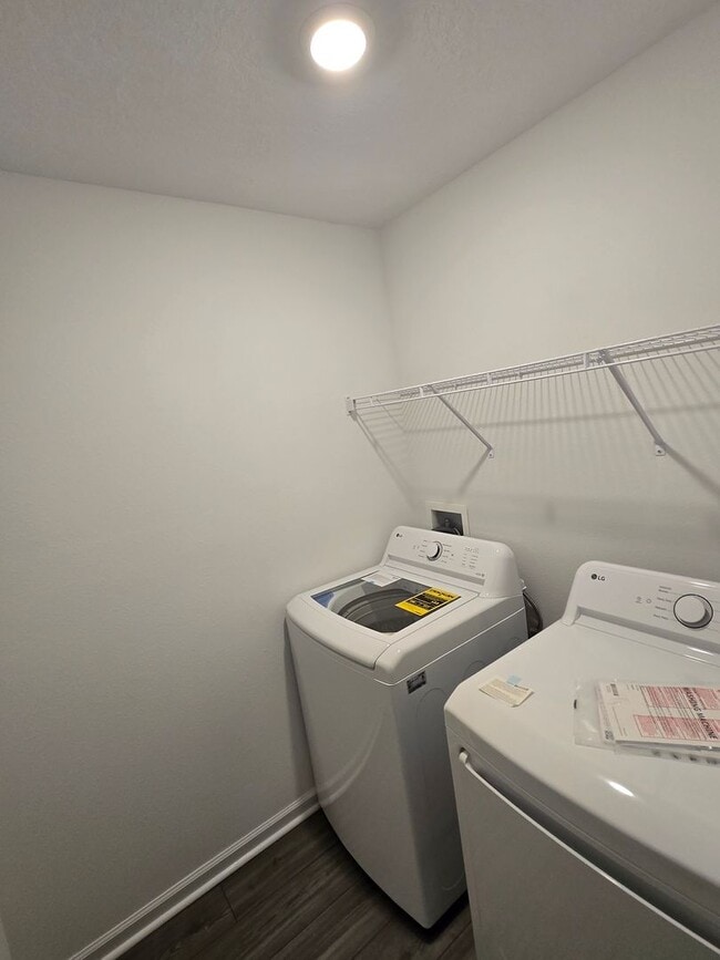 Building Photo - 3 bedroom 2.5 Bath in Tara Baywood