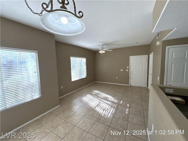 Building Photo - SILVERADO RANCH – 2ND FLOOR CONDO IN A GAT...