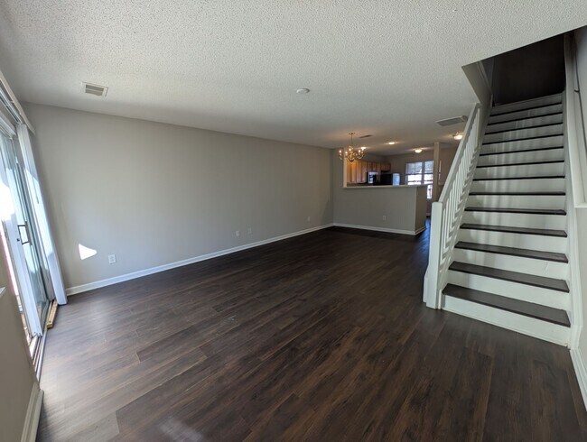 Building Photo - Cozy Townome located in the Old Stone Crossings community!