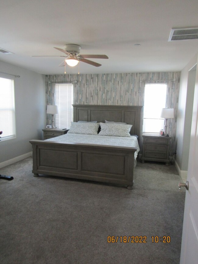 Building Photo - Beautiful Newer Two Story Home in The Gate...