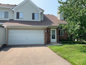 Building Photo - *2Bed*1.5Bath with loft in West Bloomington- Avail Sept 1