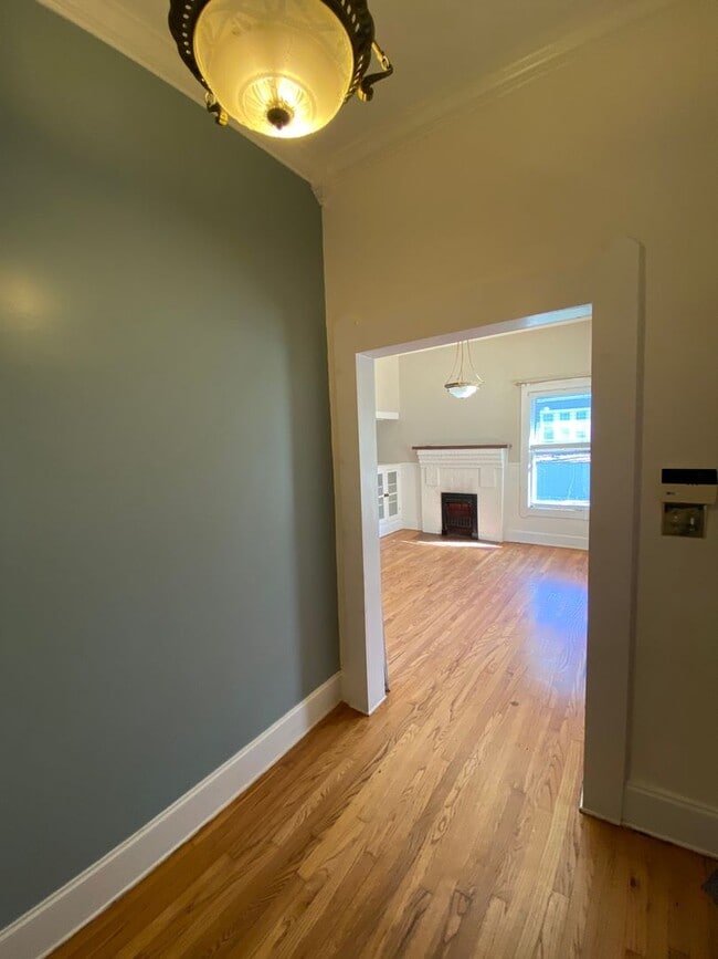 Building Photo - 111 Miller Ave