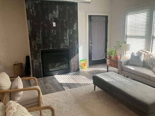 Building Photo - Luxury 1 BR in Fairport Village Available November 2026