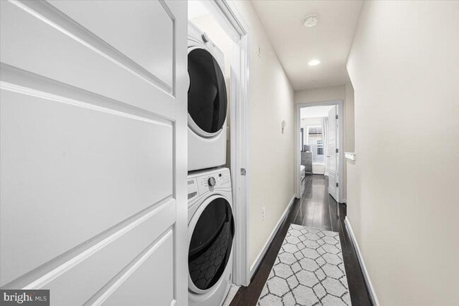 Building Photo - 12611 Macaulay St