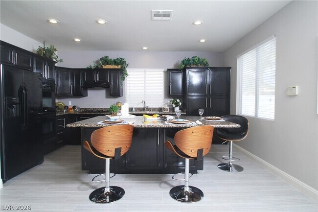 Building Photo - 268 Single Petal St