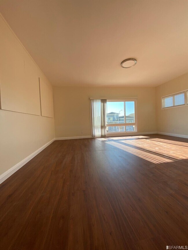 Building Photo - 67 Parkwood Dr