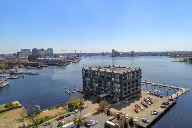 Building Photo - DOWNTOWN AREA