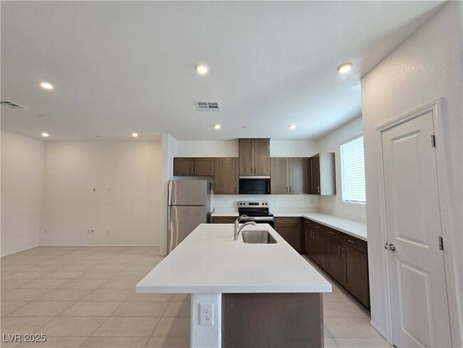 Building Photo - 5717 CRENELLATED St