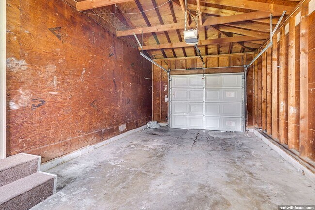 Building Photo - 1500 W Pershing St