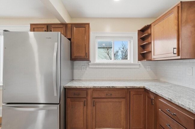 Building Photo - 270 S Cypress Ave