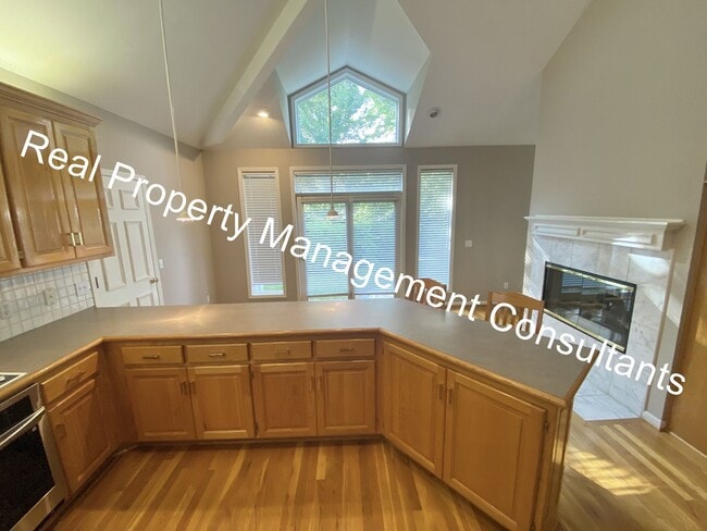 Building Photo - $1000 Move In Incentive on Lake Winnebago 3 Bedroom Home