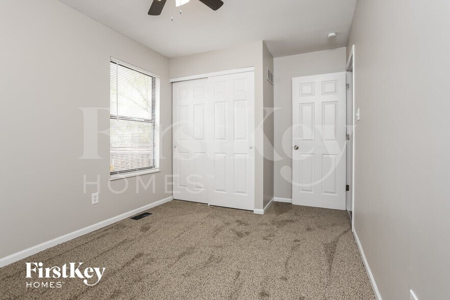 Building Photo - 221 Brookmont Farm Ct