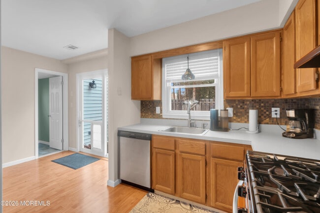 Building Photo - 30 Shilling Way