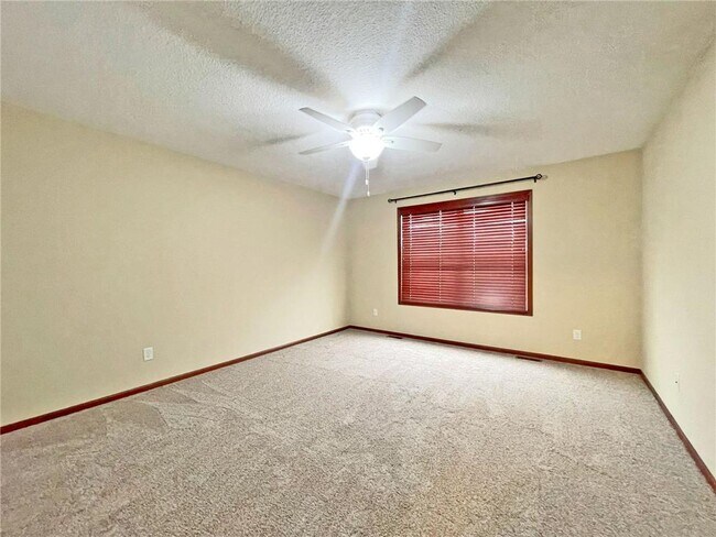 Building Photo - 9500 Declaration Dr