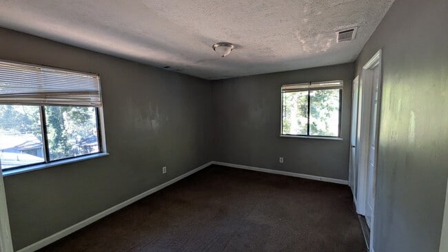 Building Photo - 1534 Spender Dr