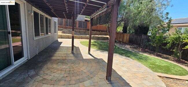 Building Photo - 462 Windwood Dr