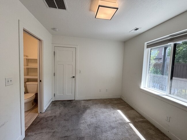 Building Photo - 3883 Komenda Ct