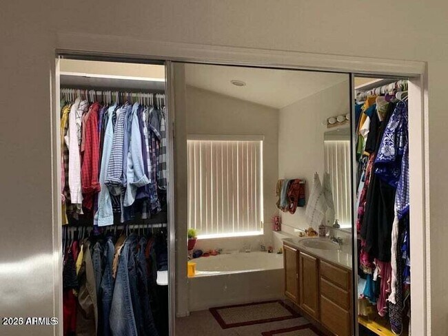 Building Photo - 2720 S Los Altos Pl