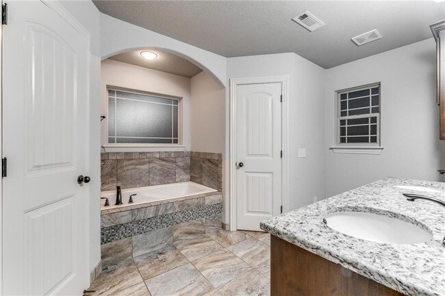 Building Photo - 1904 SW 18th St