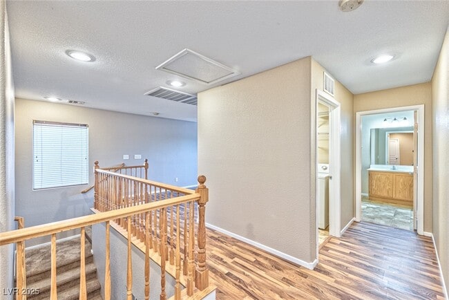 Building Photo - 670 Port Talbot Ave