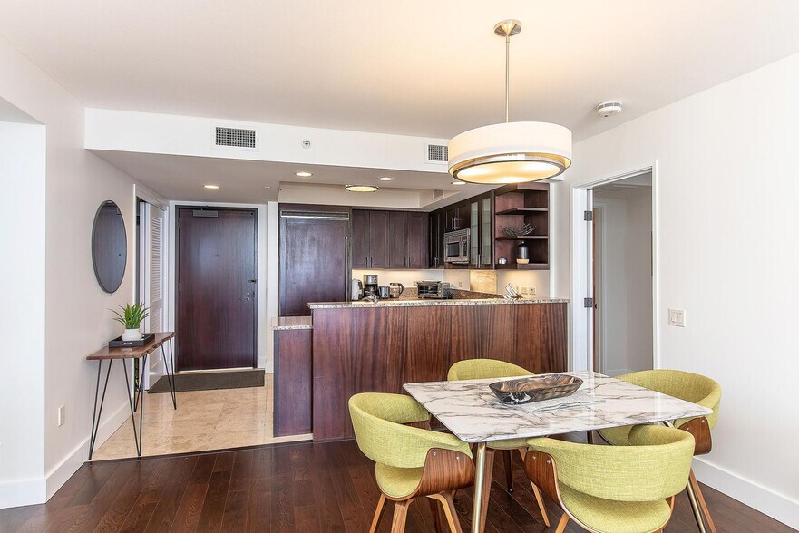 Building Photo - 1551 Ala Wai Blvd